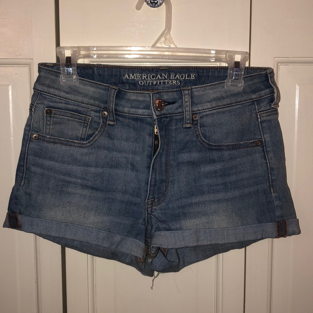 American Eagle shorts light wash